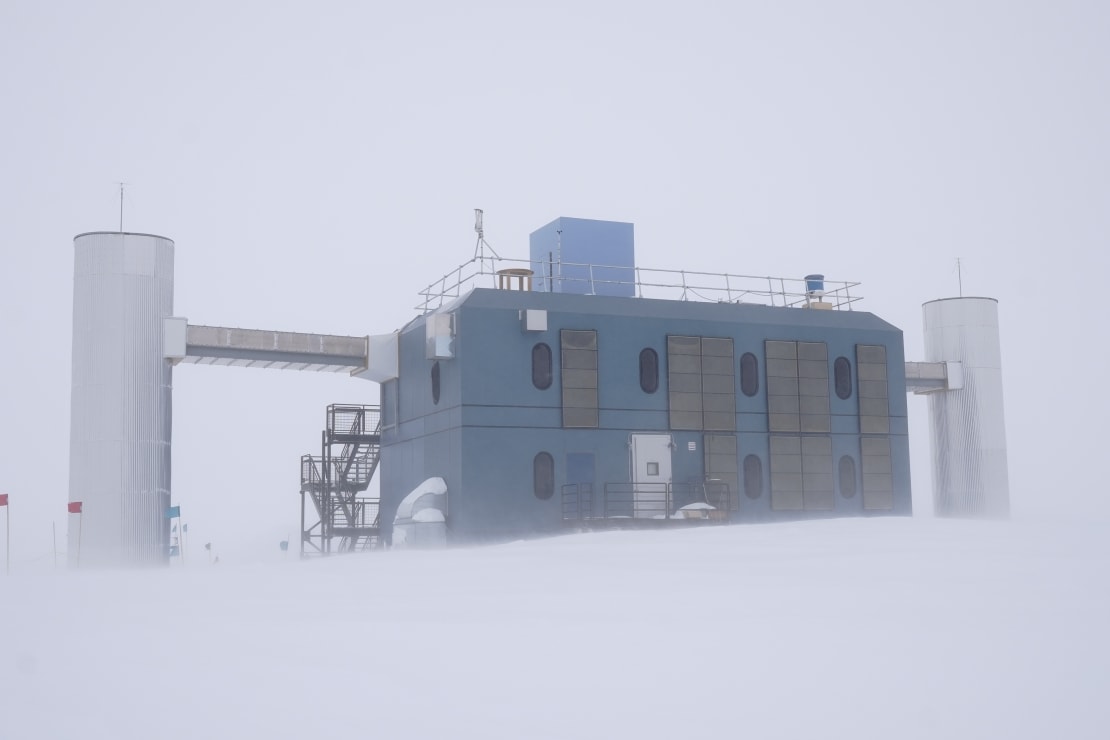 The IceCube Lab appearing almost to float in low visibility.