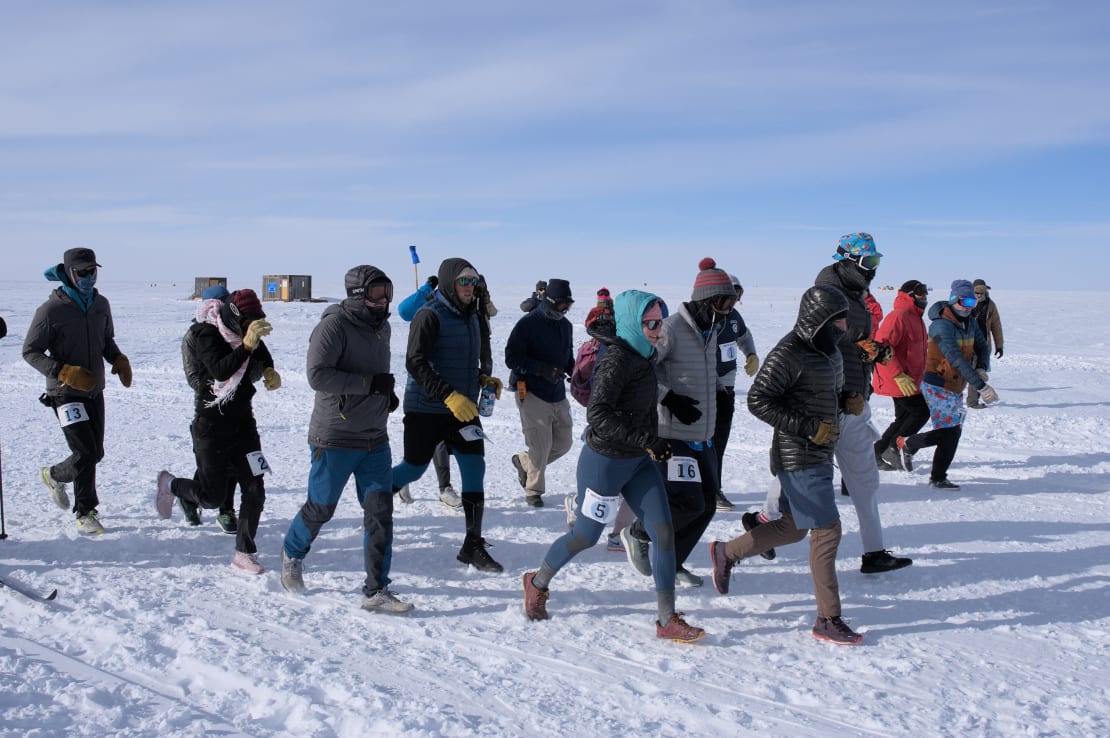 Group of runners in South Pole marathon.